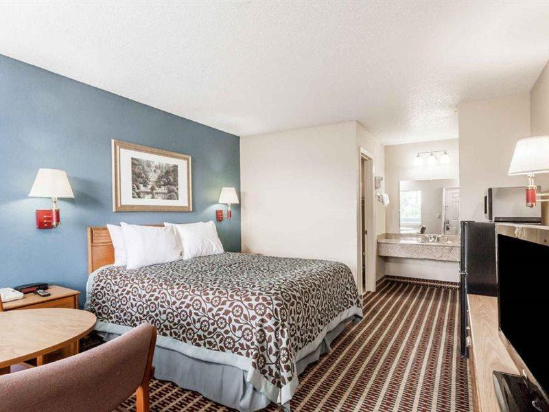 Days Inn By Wyndham Nashville N Opryland/Grand Ole Opry Екстер'єр фото