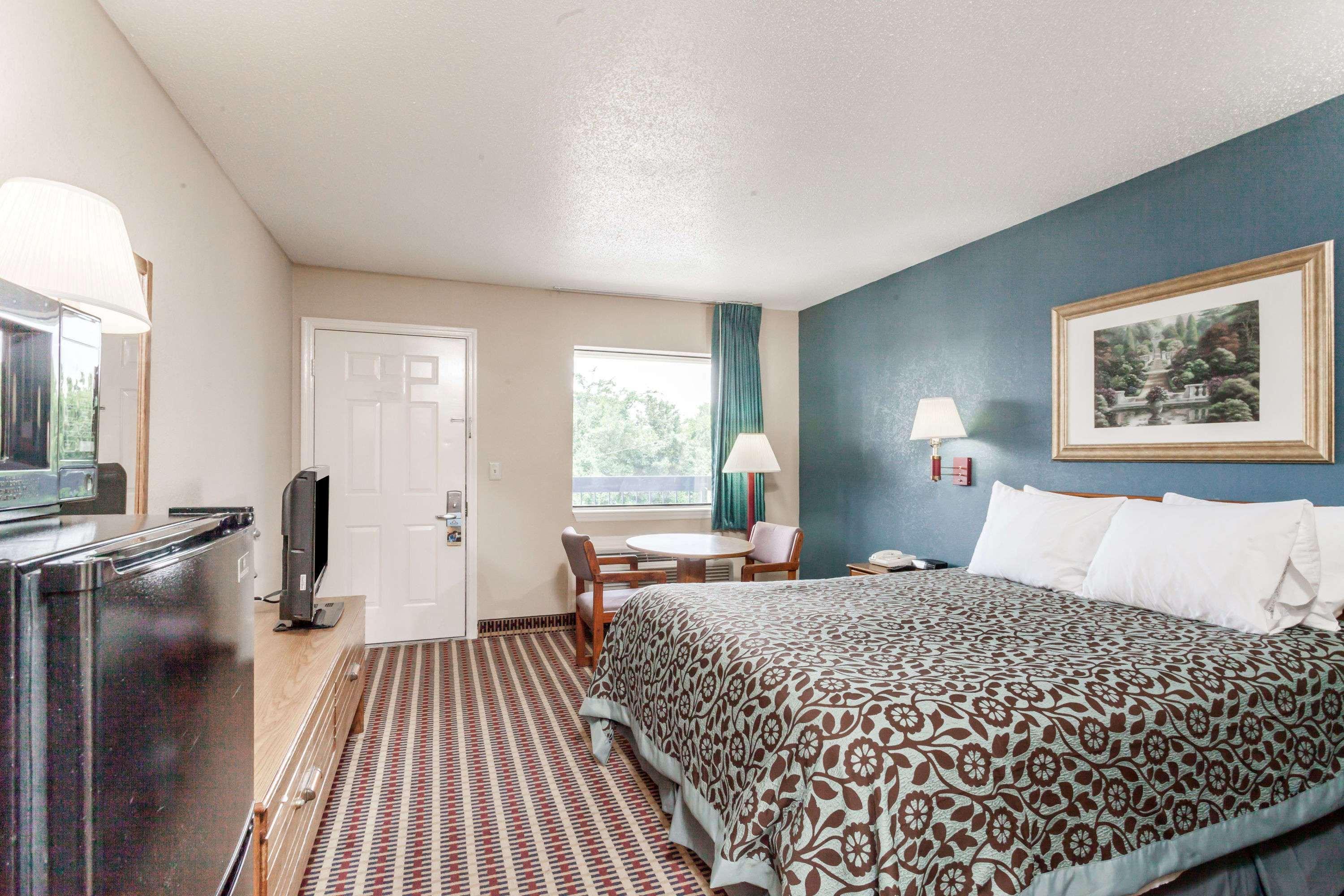 Days Inn By Wyndham Nashville N Opryland/Grand Ole Opry Екстер'єр фото