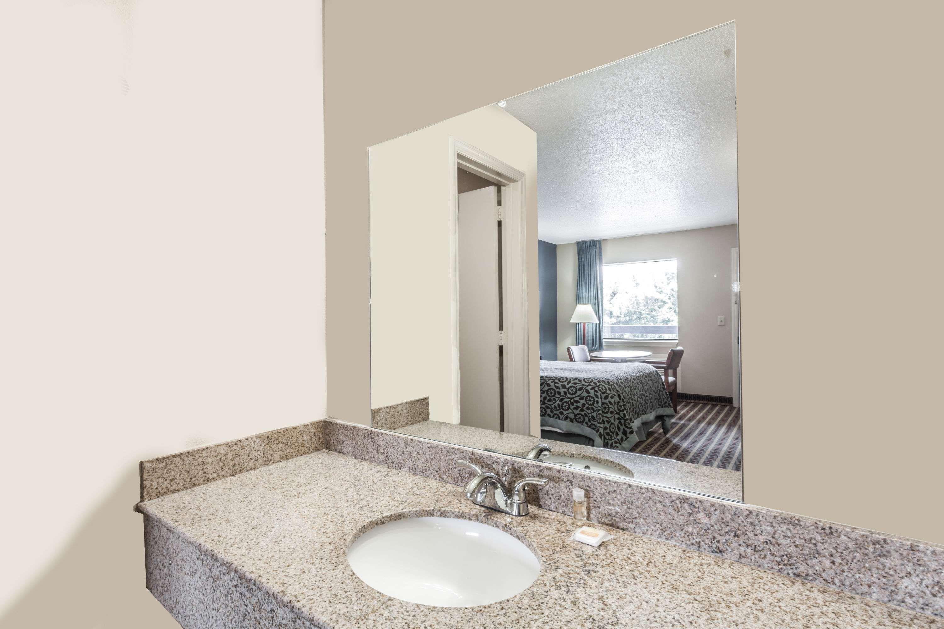 Days Inn By Wyndham Nashville N Opryland/Grand Ole Opry Екстер'єр фото