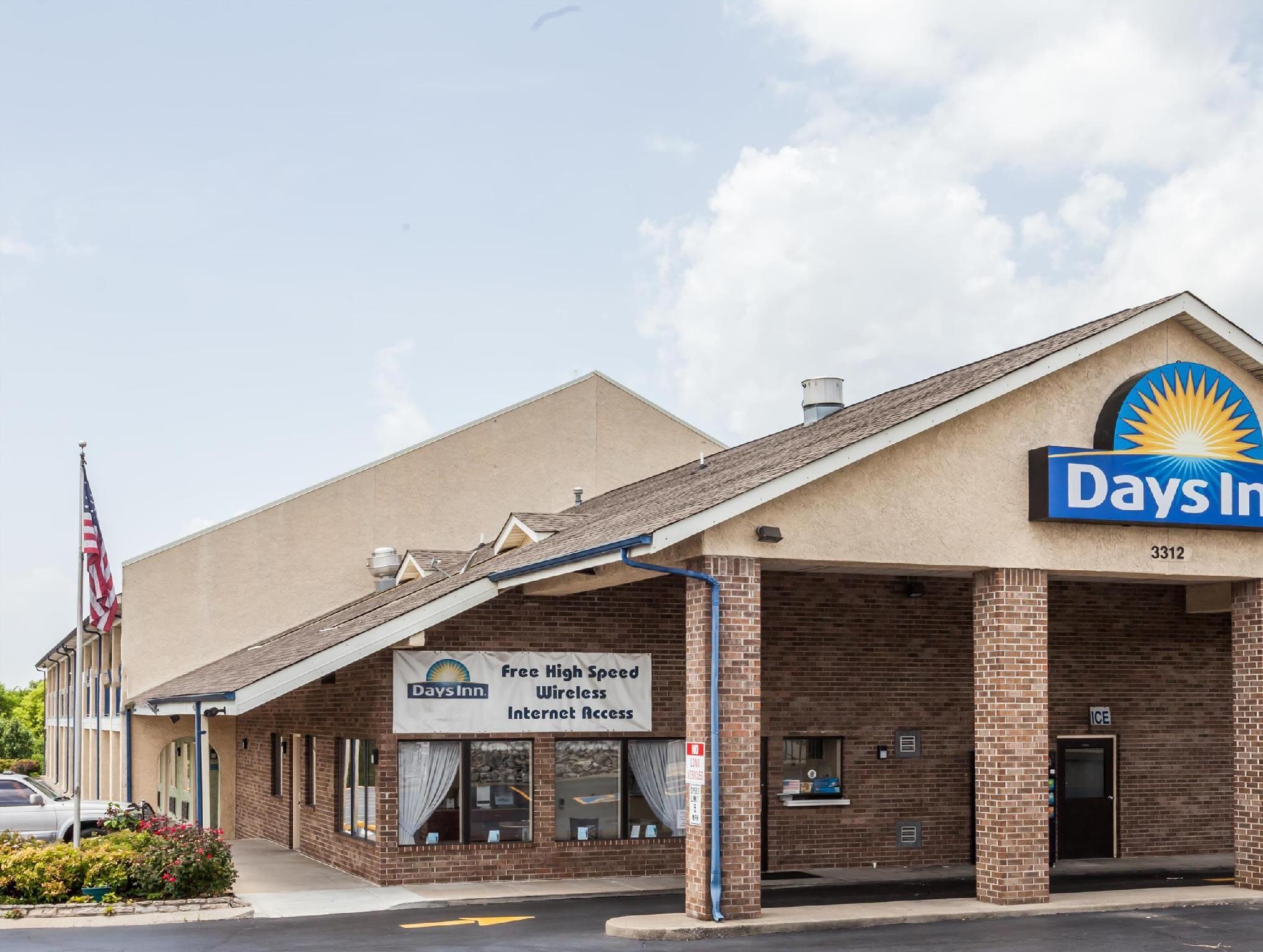 Days Inn By Wyndham Nashville N Opryland/Grand Ole Opry Екстер'єр фото