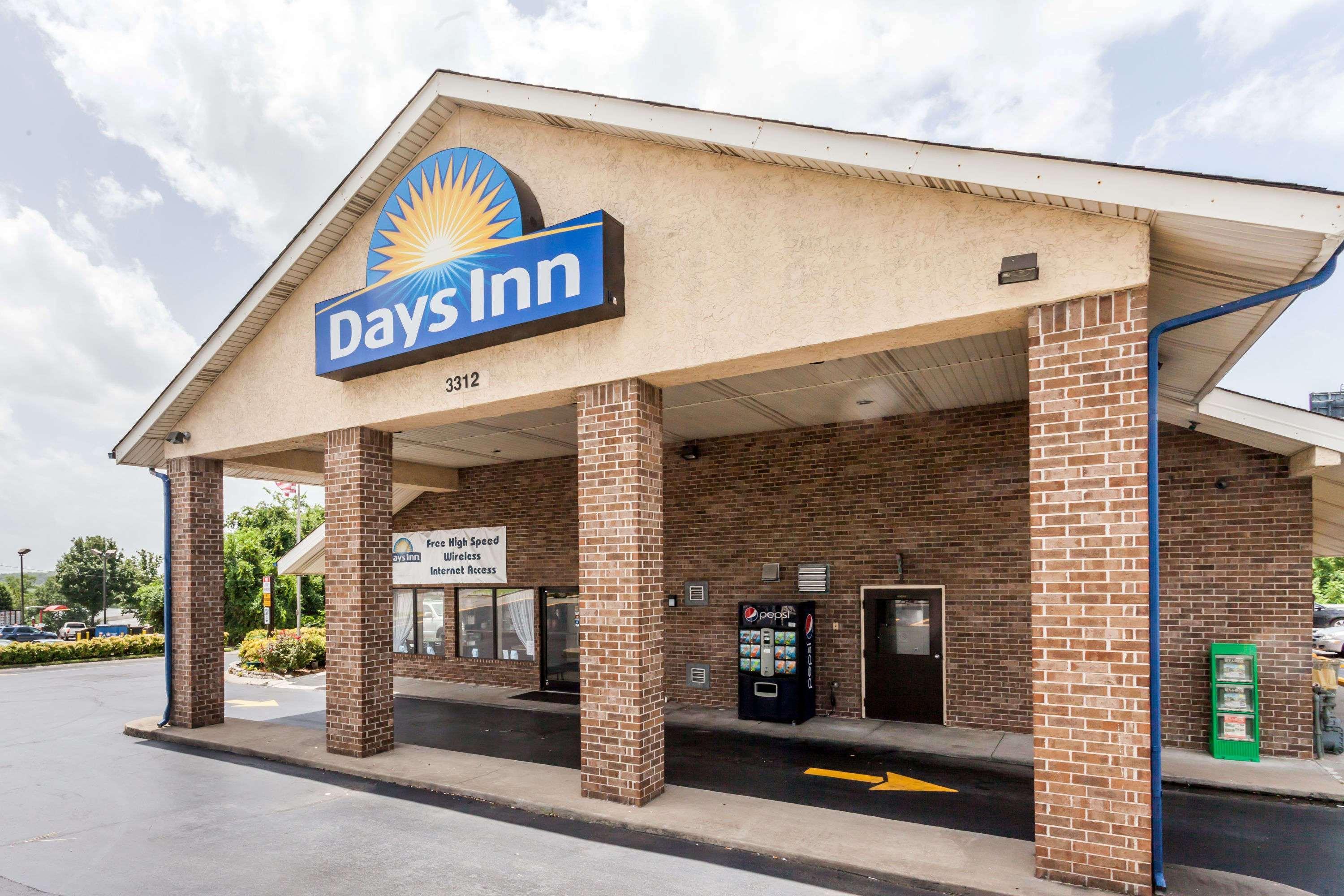 Days Inn By Wyndham Nashville N Opryland/Grand Ole Opry Екстер'єр фото